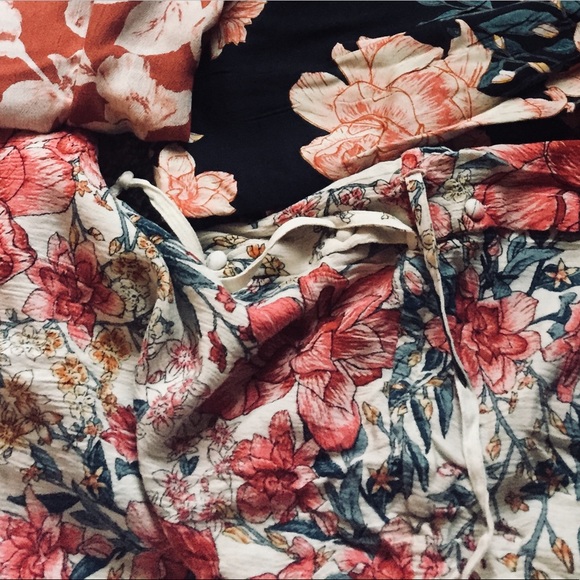 🎉🎉LAST ONE!🎉🎉💞FLORAL MINI DRESS💞 - Picture 7 of 7